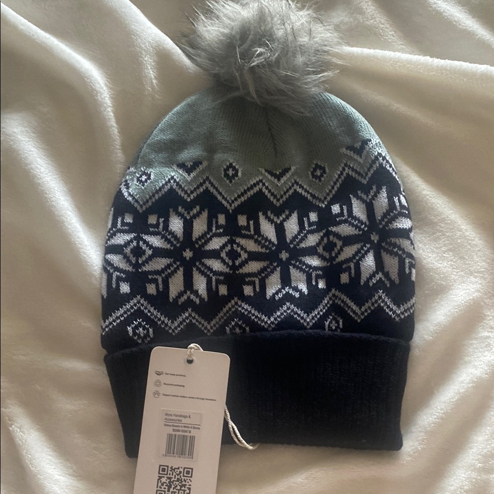 Stylish Myra Black and Gray Pom-Pom Beanie